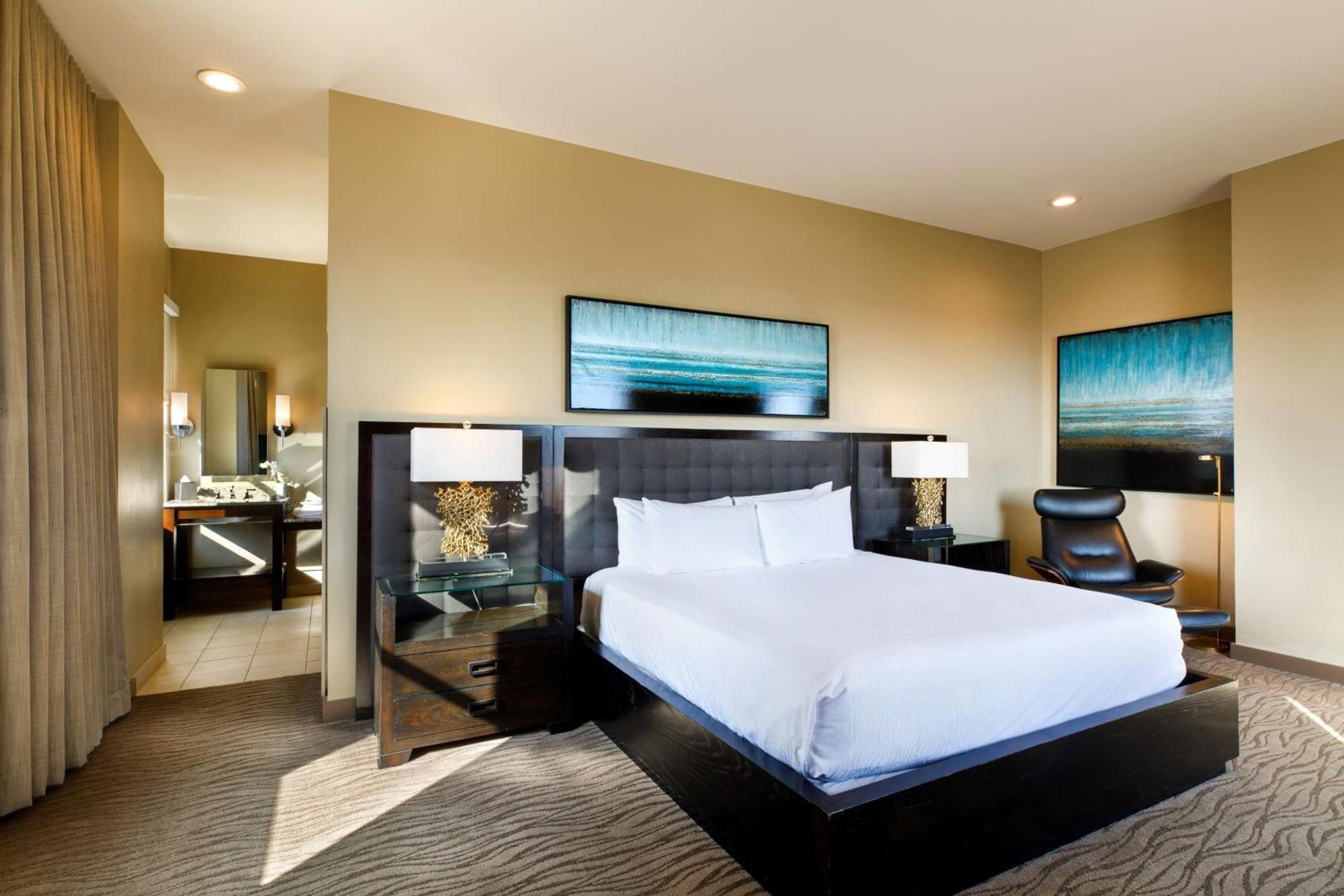 Colcord City, Curio Collection By Hilton Oklahoma City