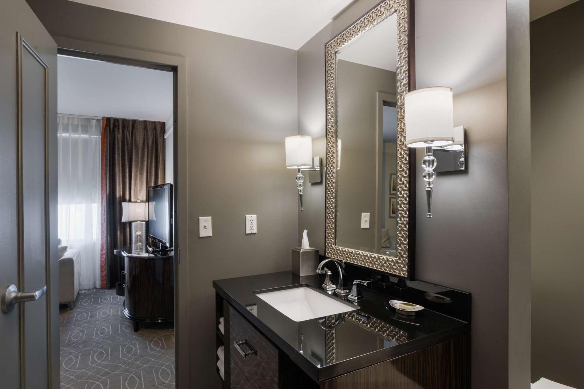 Hotel Colcord City, Curio Collection By Hilton 4*