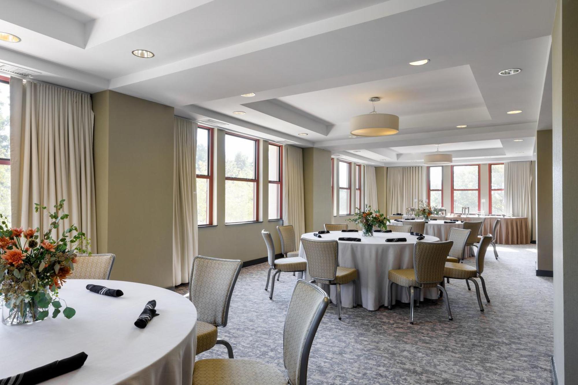 Colcord City, Curio Collection By Hilton Hotel 4*