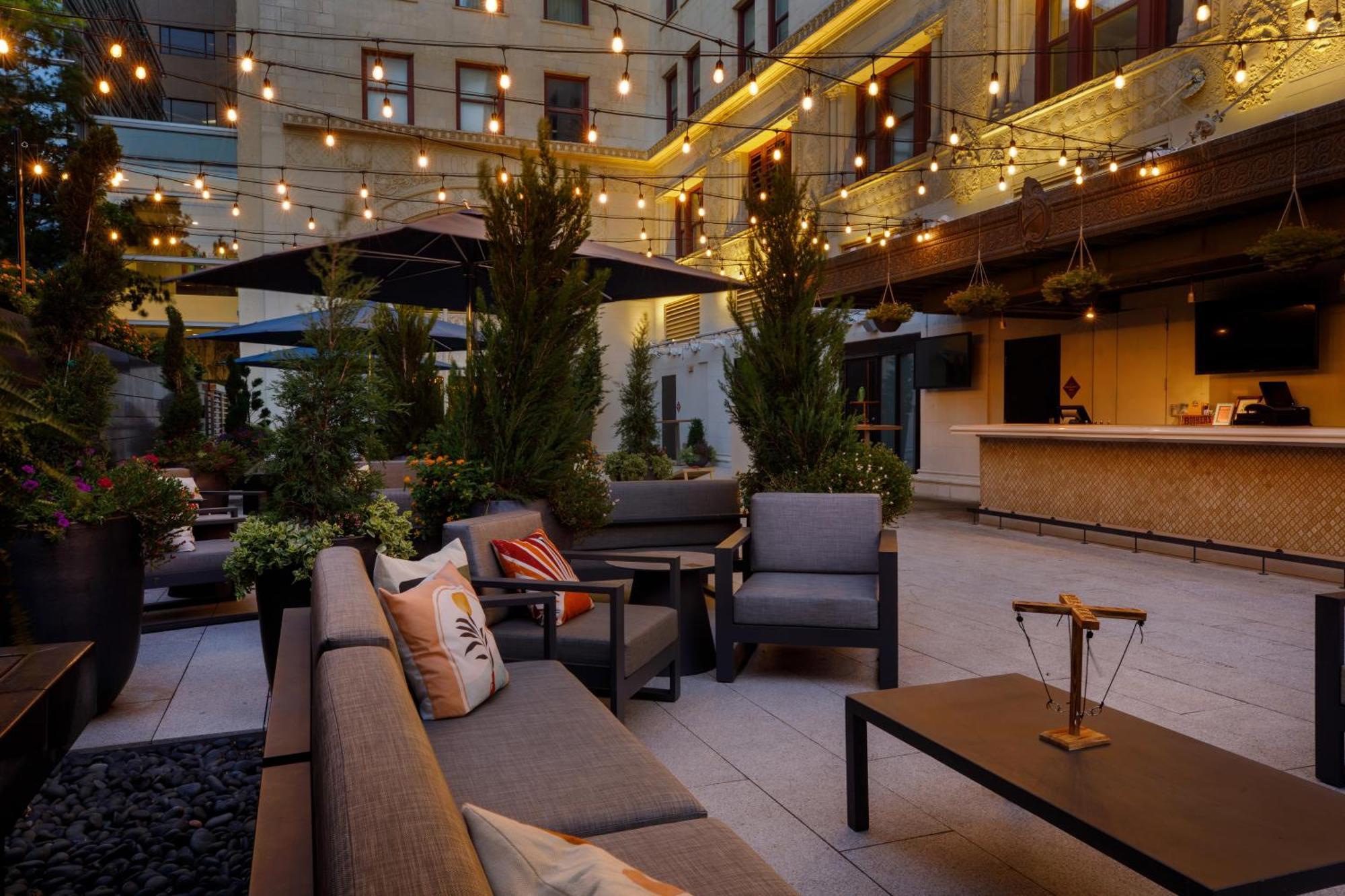 Hotel Colcord City, Curio Collection By Hilton Oklahoma City